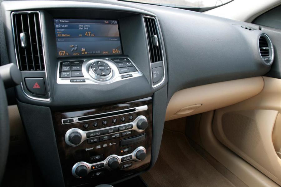  Nissan Maxima 2009 года  (фото 17 из 120)